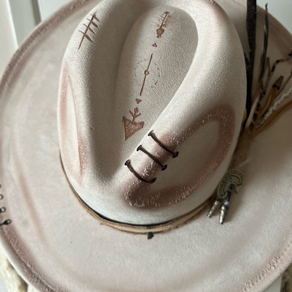 Cream Wide-Brimmed Hat with Feather and Fabric Accent - Picture 13 of 13